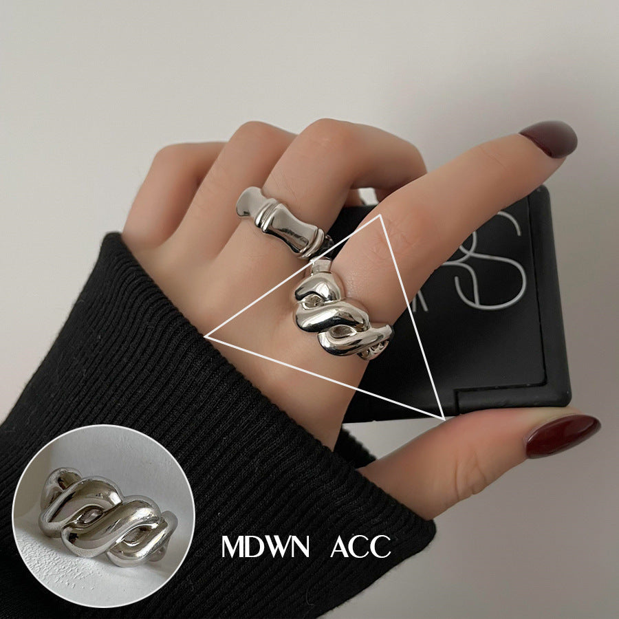 Female Retro Fashion Geometry Pattern Wave Rings