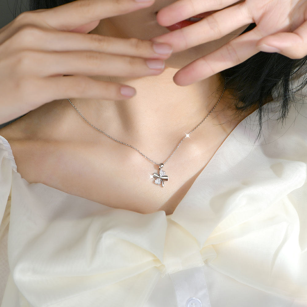 Women's Lucky Four-leaf Clover For Affordable Luxury Fashion Niche Necklaces