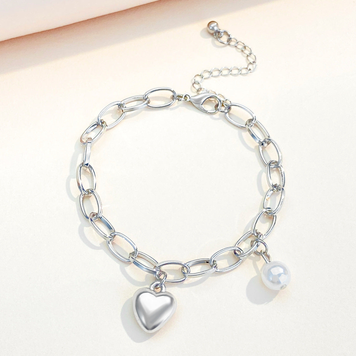 Fashion Three-dimensional Love Pearl Korean College Heart Bracelets