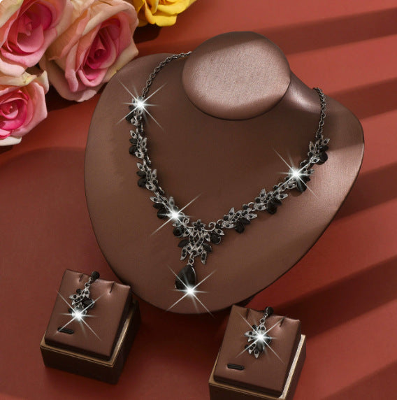 Women's Fresh Water Stringed Pearls Suite Joker Clavicle Chain Jewelry Set