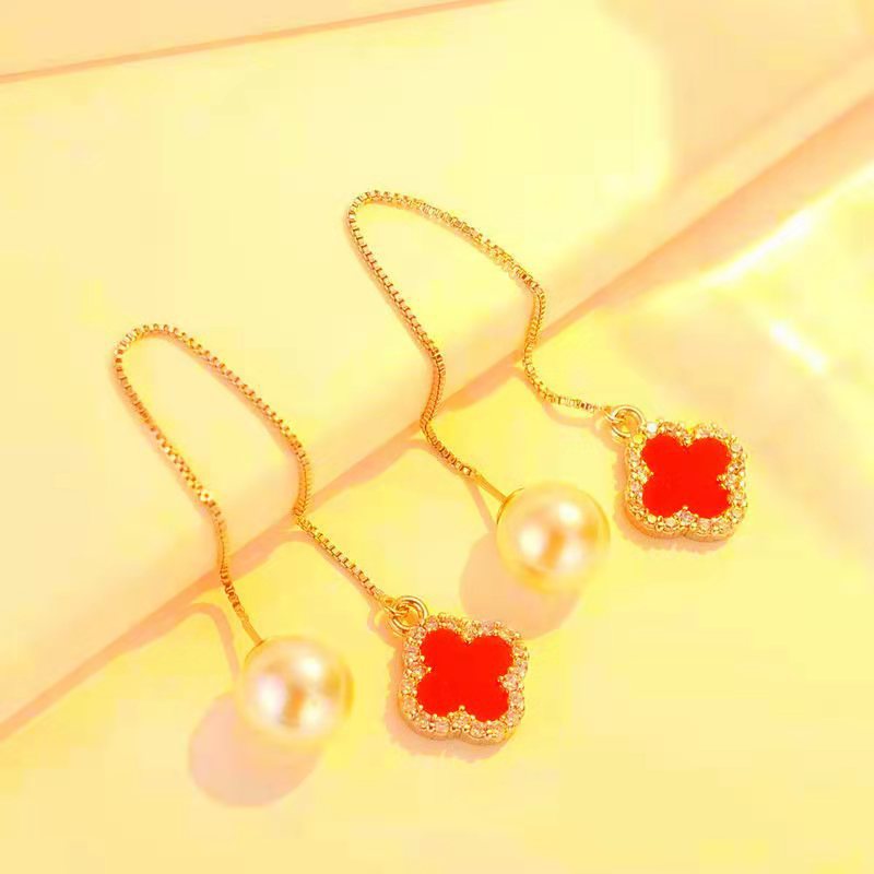 Stylish Women's Imitation Sier Clover Eardrops Ear Hook