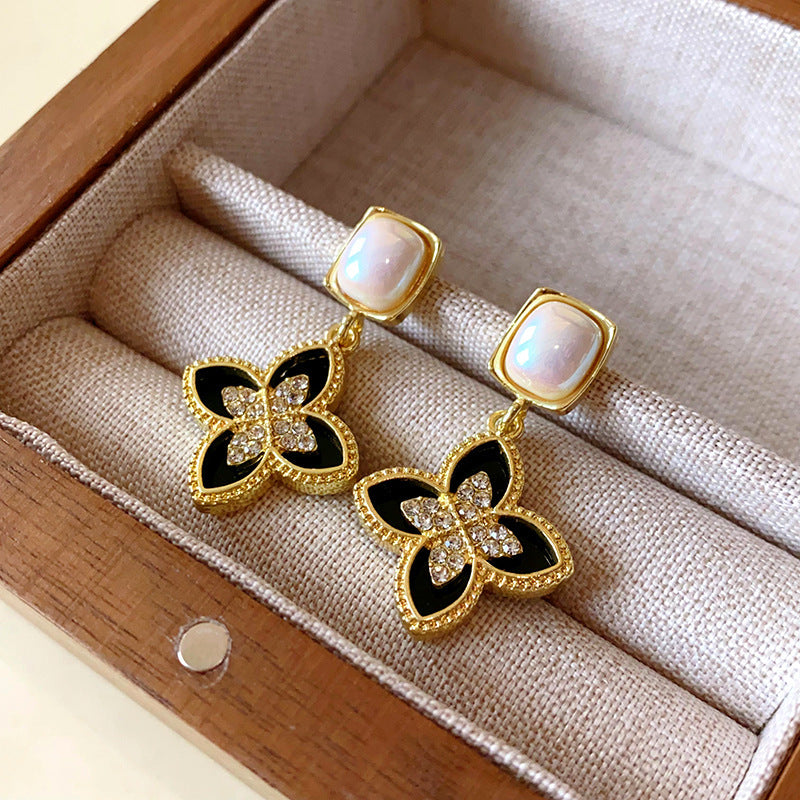 Women's Enamel Dripping Butterfly Retro Easy Matching Earrings