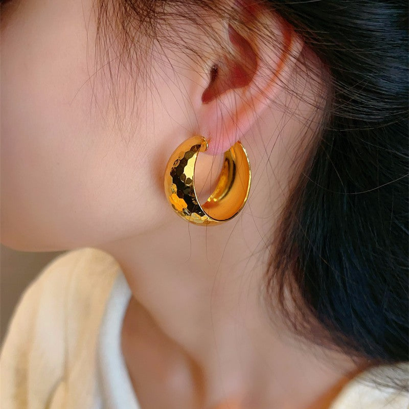 Petty Gold Wide Surface Shaped Ear Simple Elegant Mirror Mosaic Stud Earrings