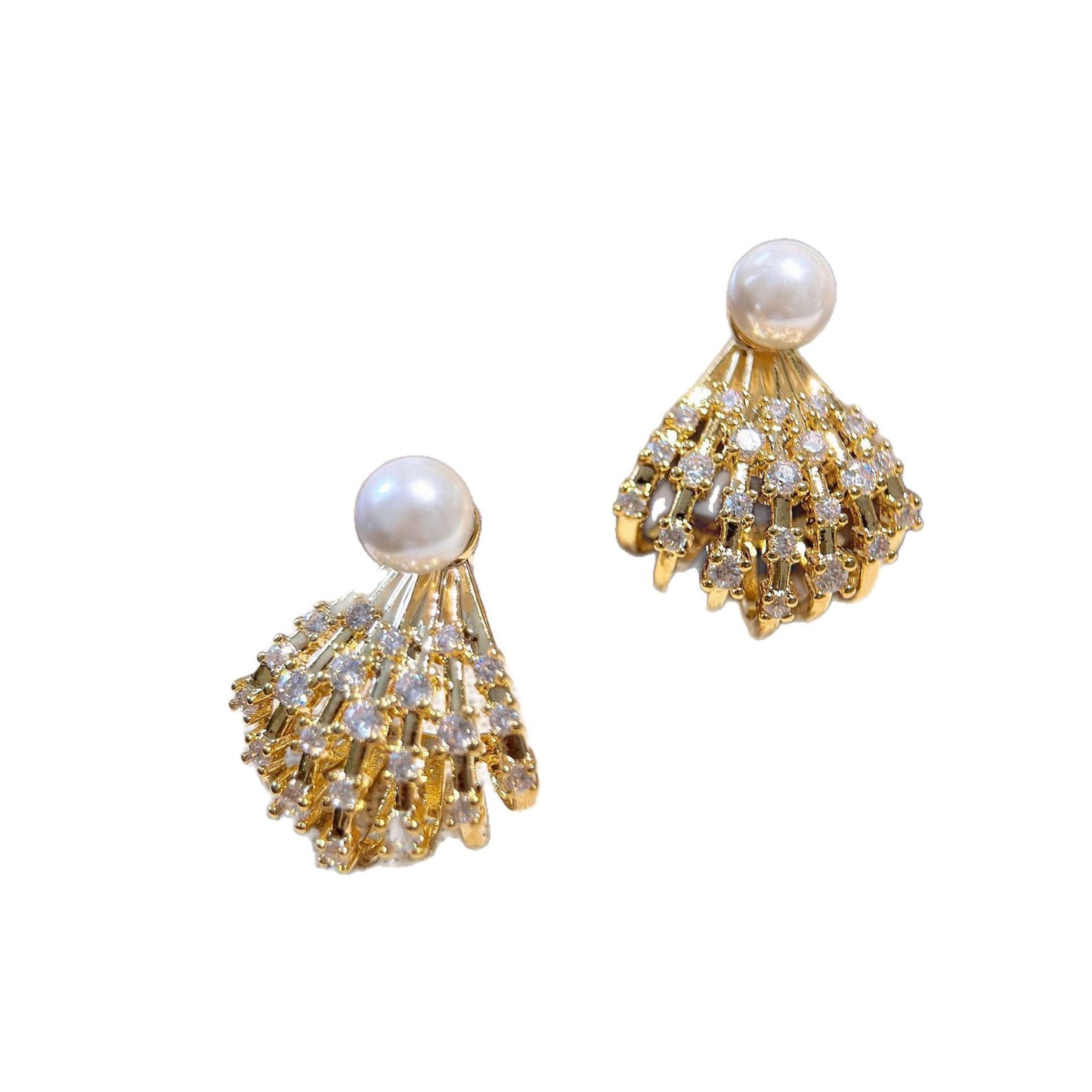 Women's Light Luxury Delicate Pearl Scallop Hollow Ear Niche Design Exquisite Stud Earrings