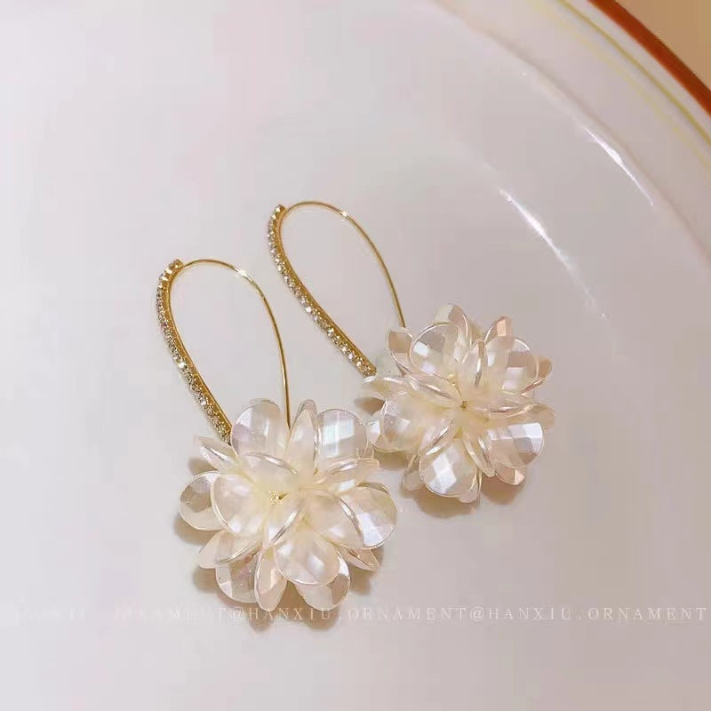 Women's Korean Style Flower Pearl French Retro Cluster Versatile Rings