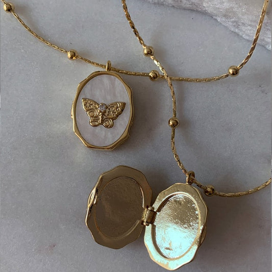 Durable Butterfly Shell Album Frame Vintage Necklaces