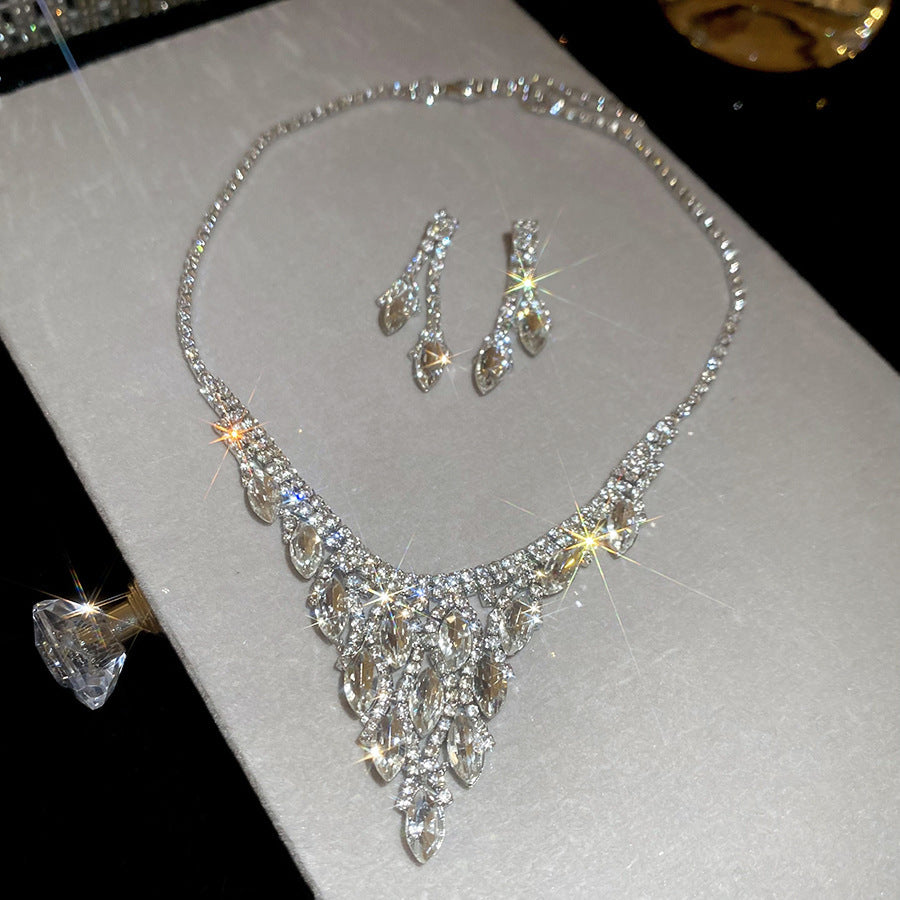 Women's Luxury Minority Clavicle Chain Palace Style Jewelry Set