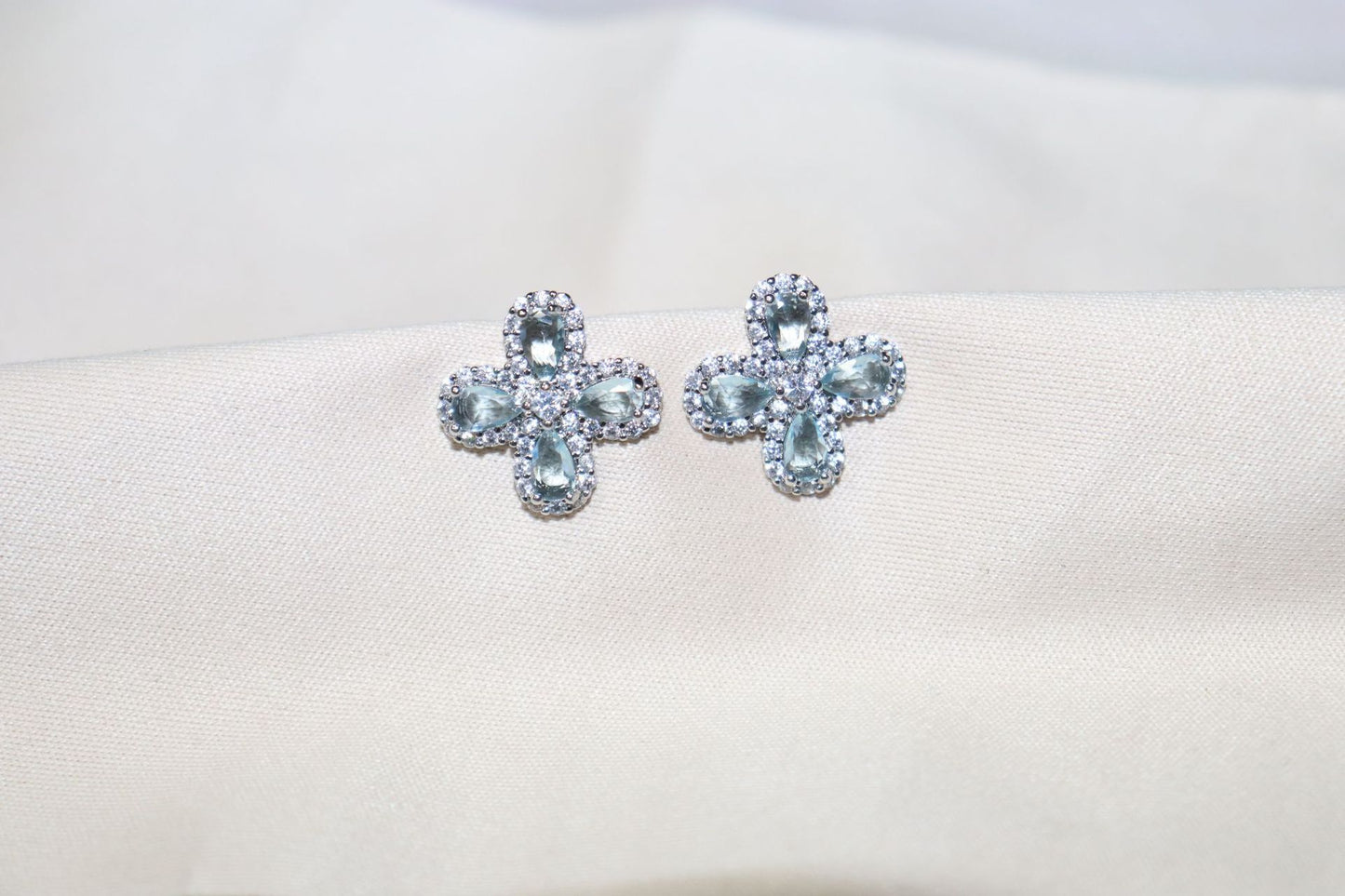 Women's Aquamarine Blue Zirconium Titanium Steel No Pendants