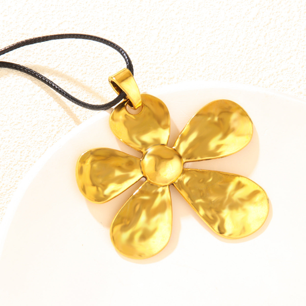 Niche Liquid Flower Simple Metallic Fashion Necklaces