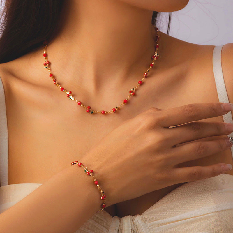 Women's High-grade Love Heart Flowers Beaded Small Flower Necklaces