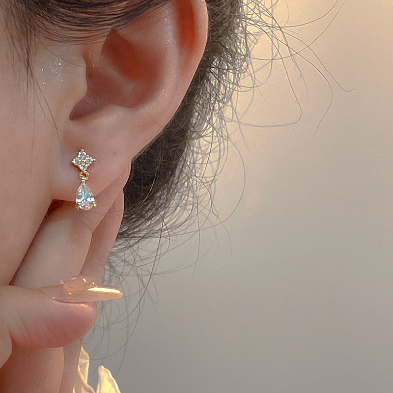 Women's Gold Plated Super Flash Water Drop Zircon Simple Graceful Stud Earrings