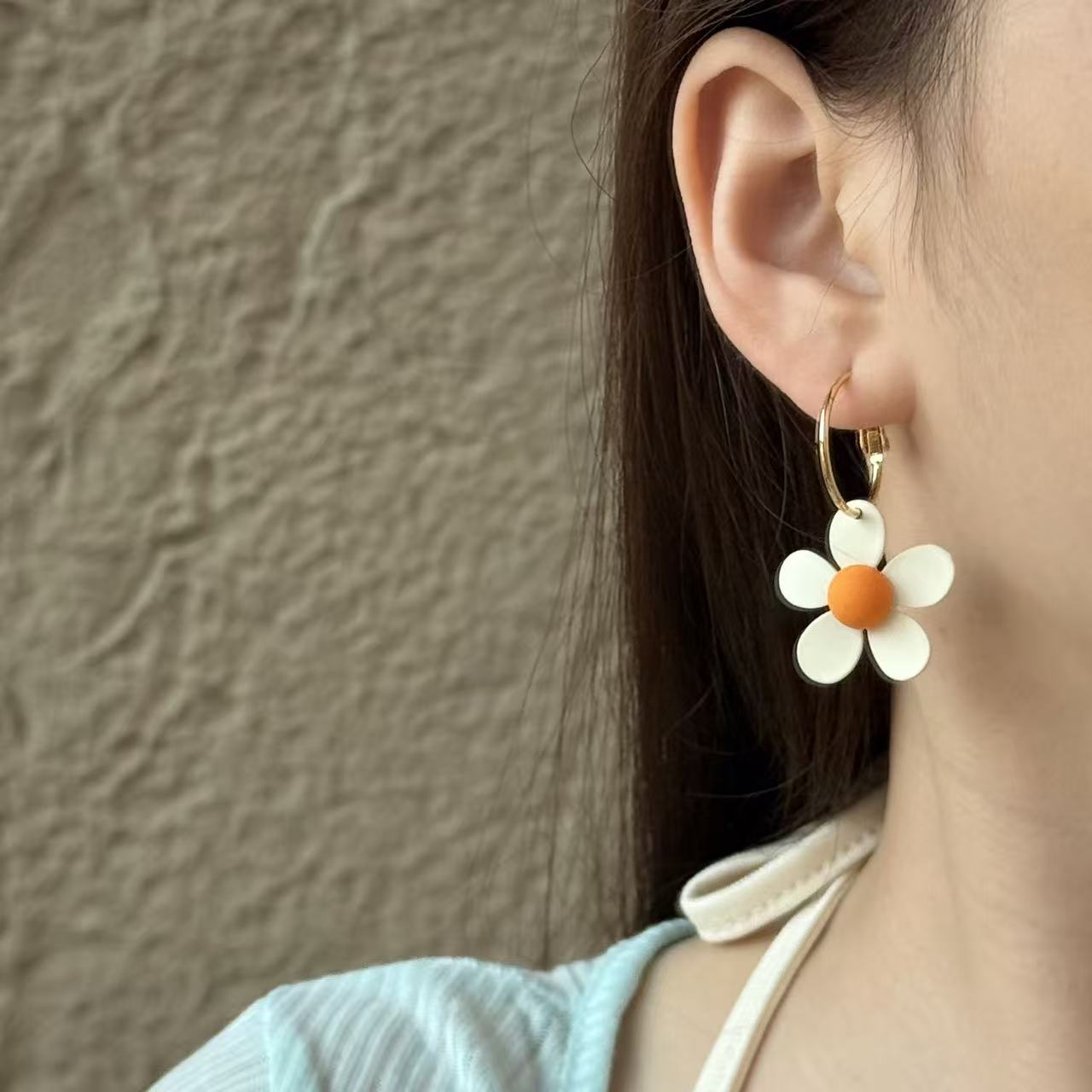 Women's Flower Eardrops Suitable For Spring Unique Beautiful Ear Rings