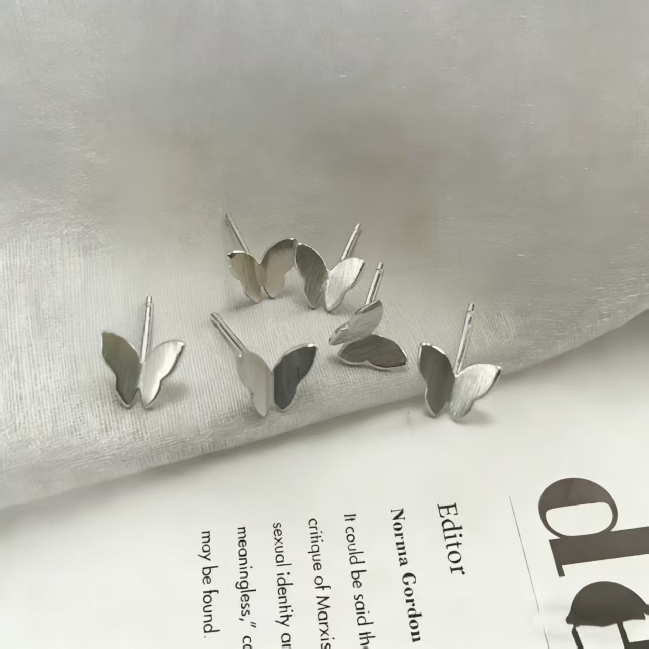 Women's Butterfly Niche Design Simple Temperament Ear Earrings