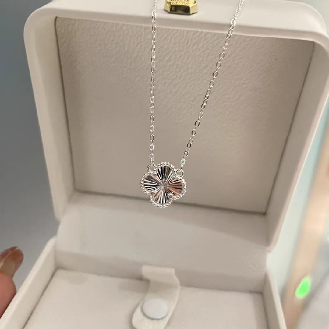 Women's Clover Clavicle Chain Light Luxury High Necklace