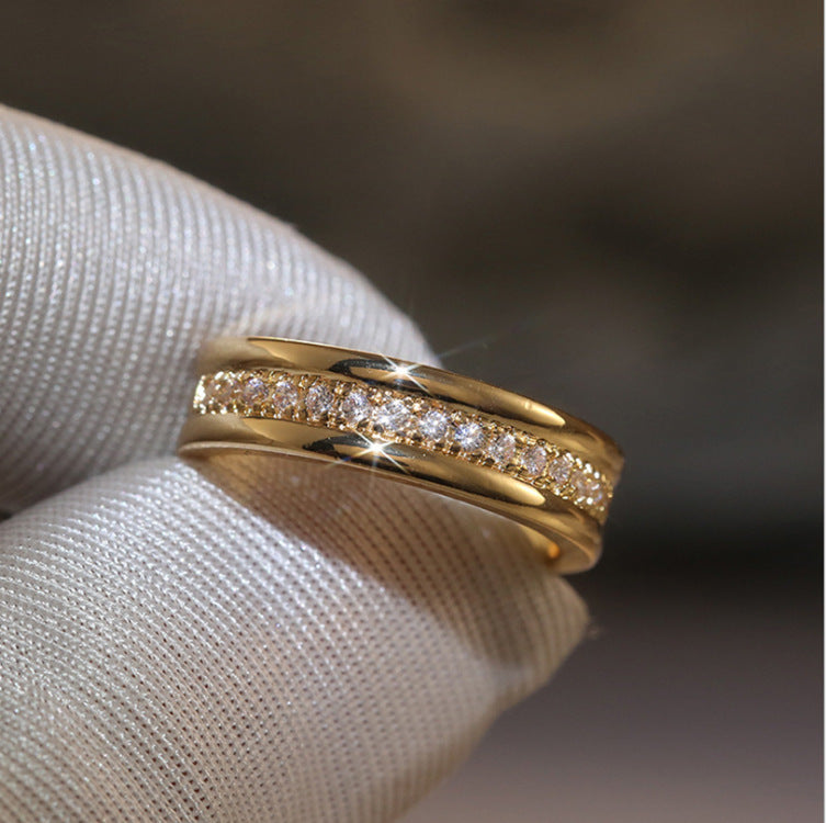 Simple Golden Single Row Diamond Popular Rings