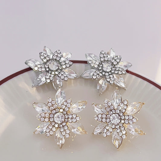 Large Flower Inlaid Rhinestone Shiny High-grade Petal Rings