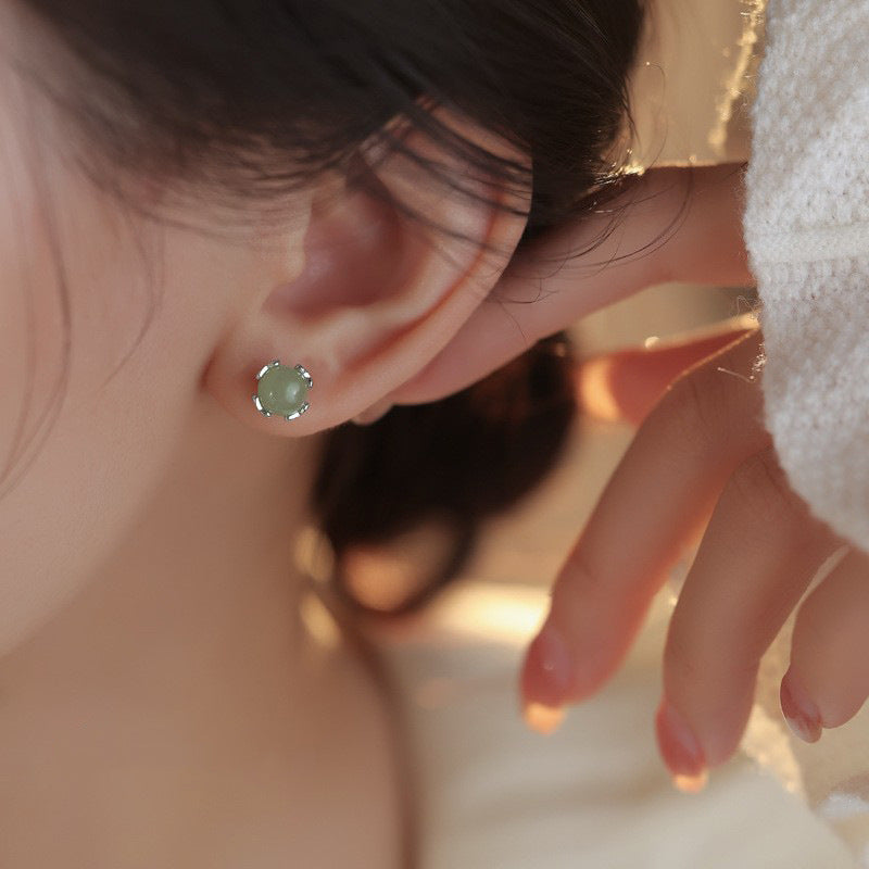 Women's Light Luxury Minority High-grade Retro Design Stud Earrings