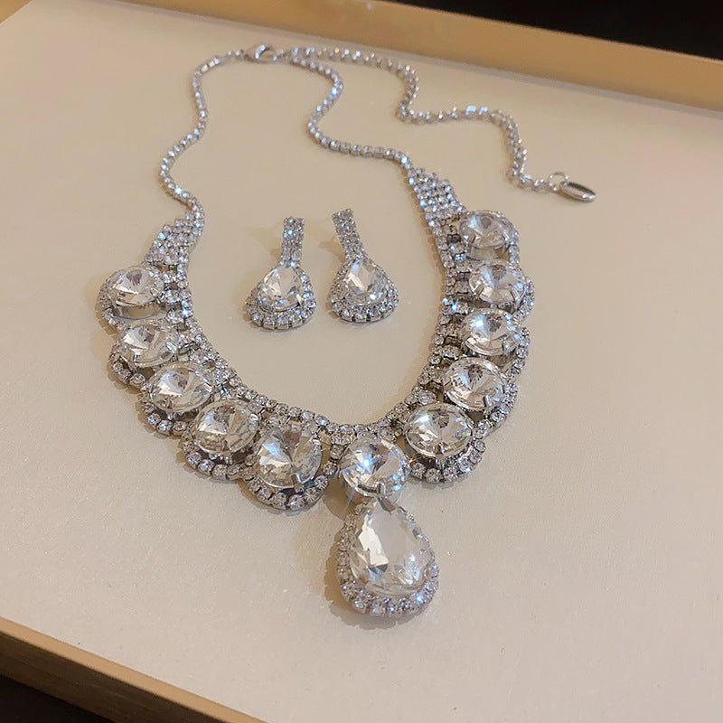 Diamond Geometric Suite Light Luxury Clavicle Jewelry Set