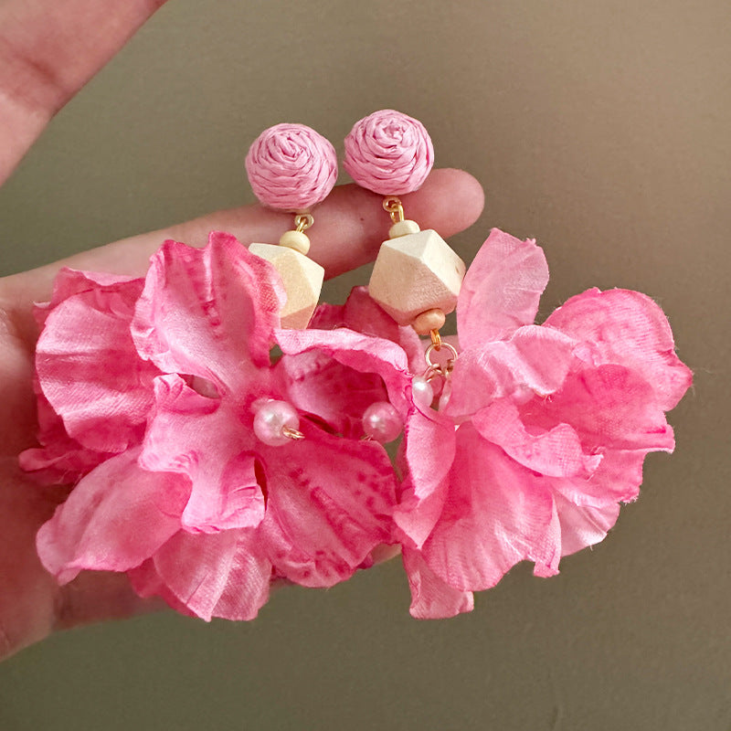 High-grade Temperament Rendering Petal Beaded Tassel Earrings