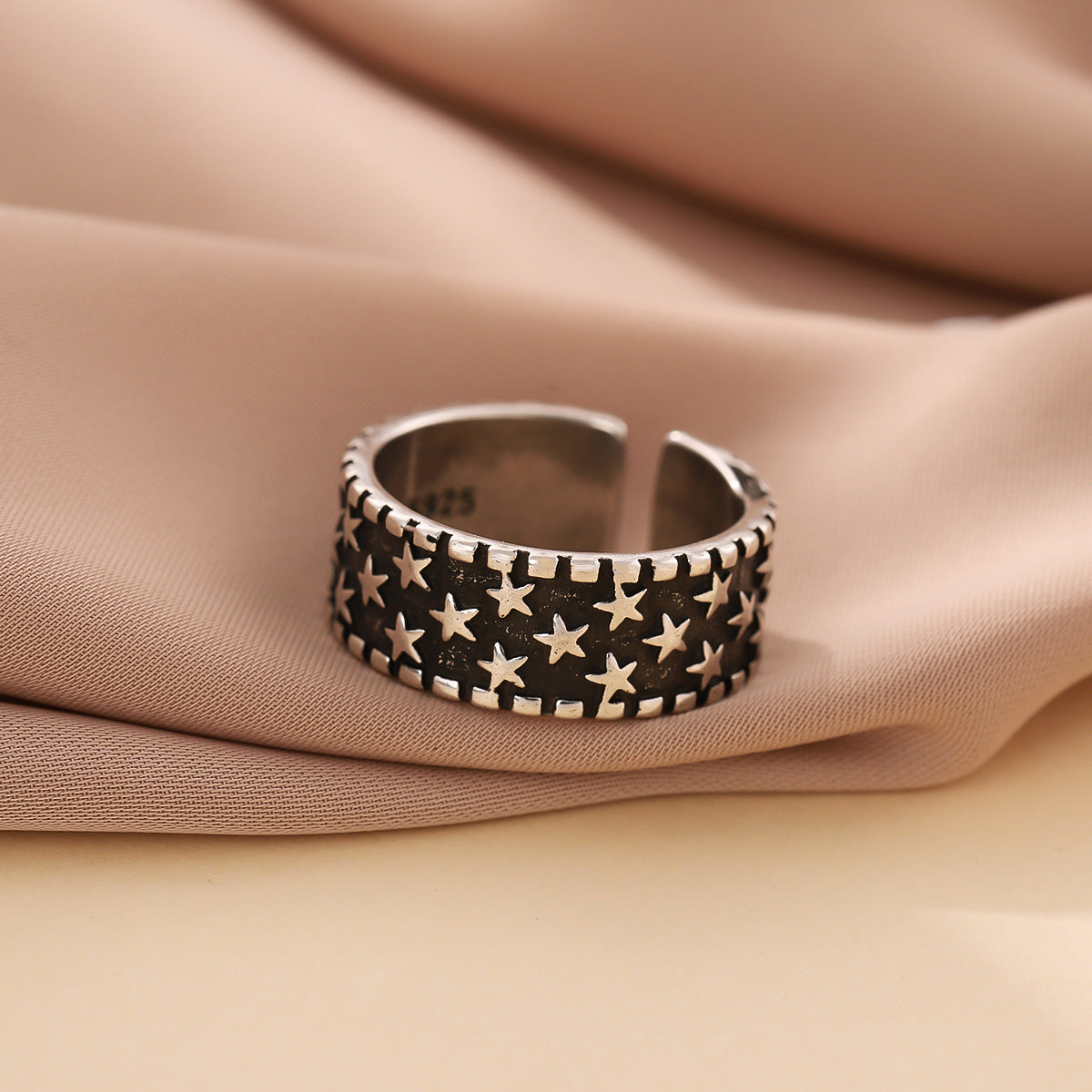Women's Retro Personalized Five-pointed Star Hip Hop Ring