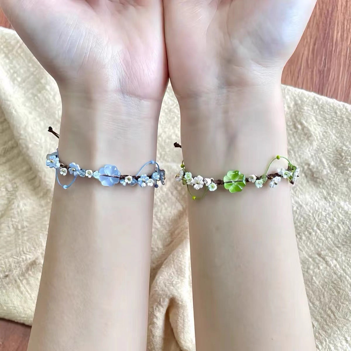 Small Flower Four-leaf Clover Carrying Strap Finished Handmade Exquisite Sweet Bracelets