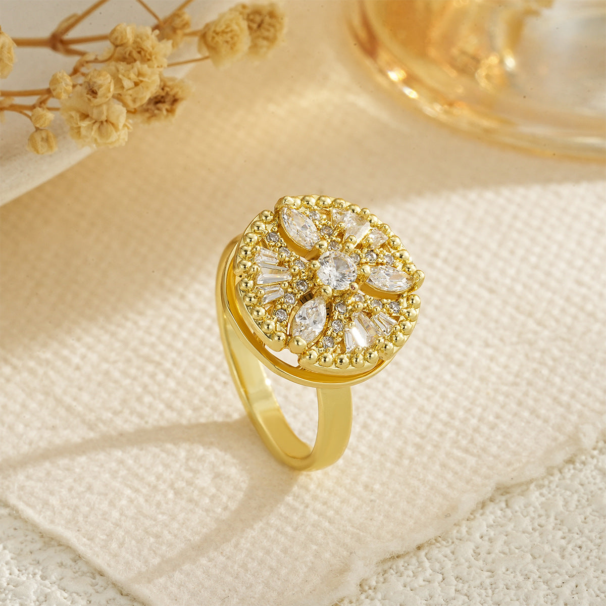 Women's Decompression Spinning Gold-plated Flash Niche High Sense Zircon Rings