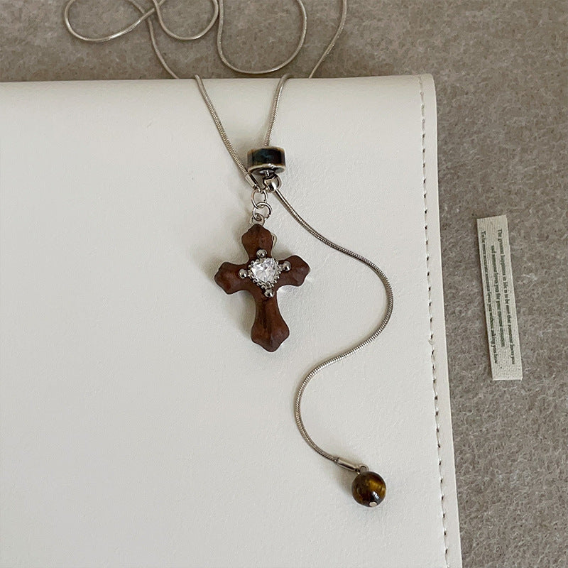 Women's Sense Heart-shaped Zircon Wooden Cross Pull Retro Personalized Fashionable Necklace