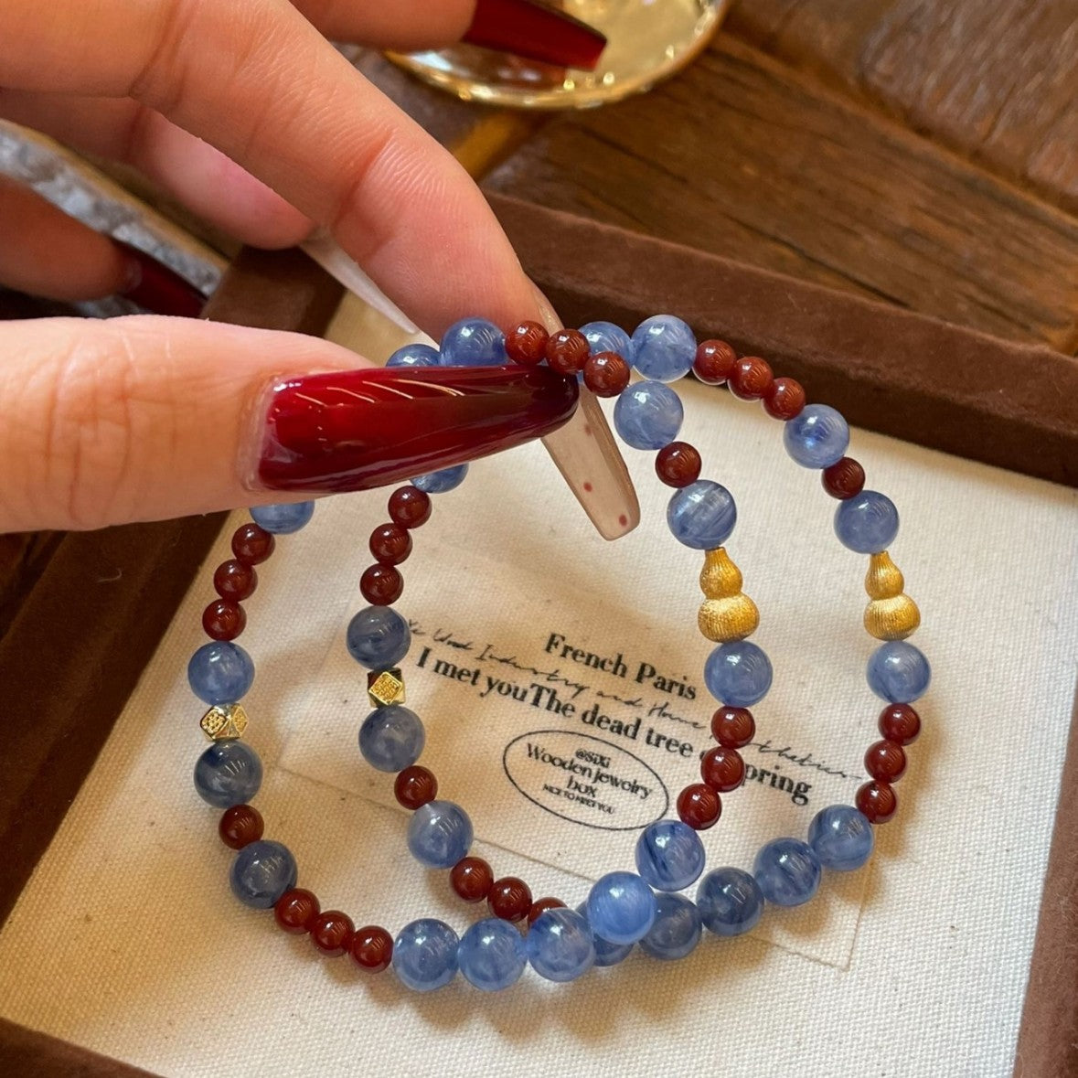 South Red Handmade Beaded Light Luxury Minority Female Fashion Bracelet