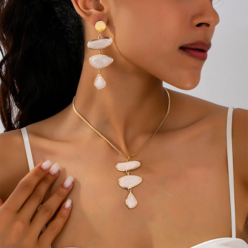Women's Fashion Elegant Geometric Enamel Glaze Suit Suitable For The Dinner Jewelry Set