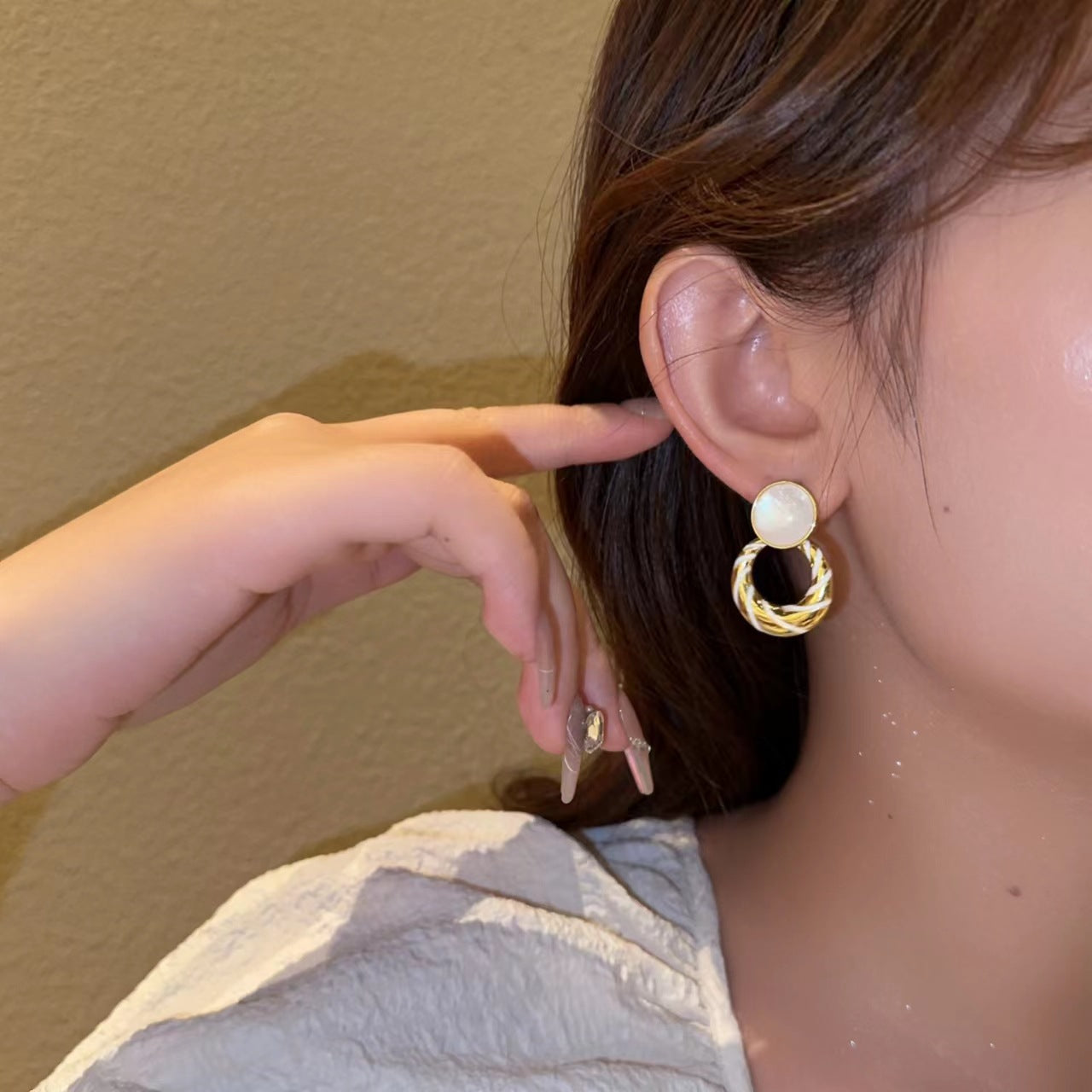 Women's Sier Needle French Style Retro Round Minority Temperament Entry Lux Earrings