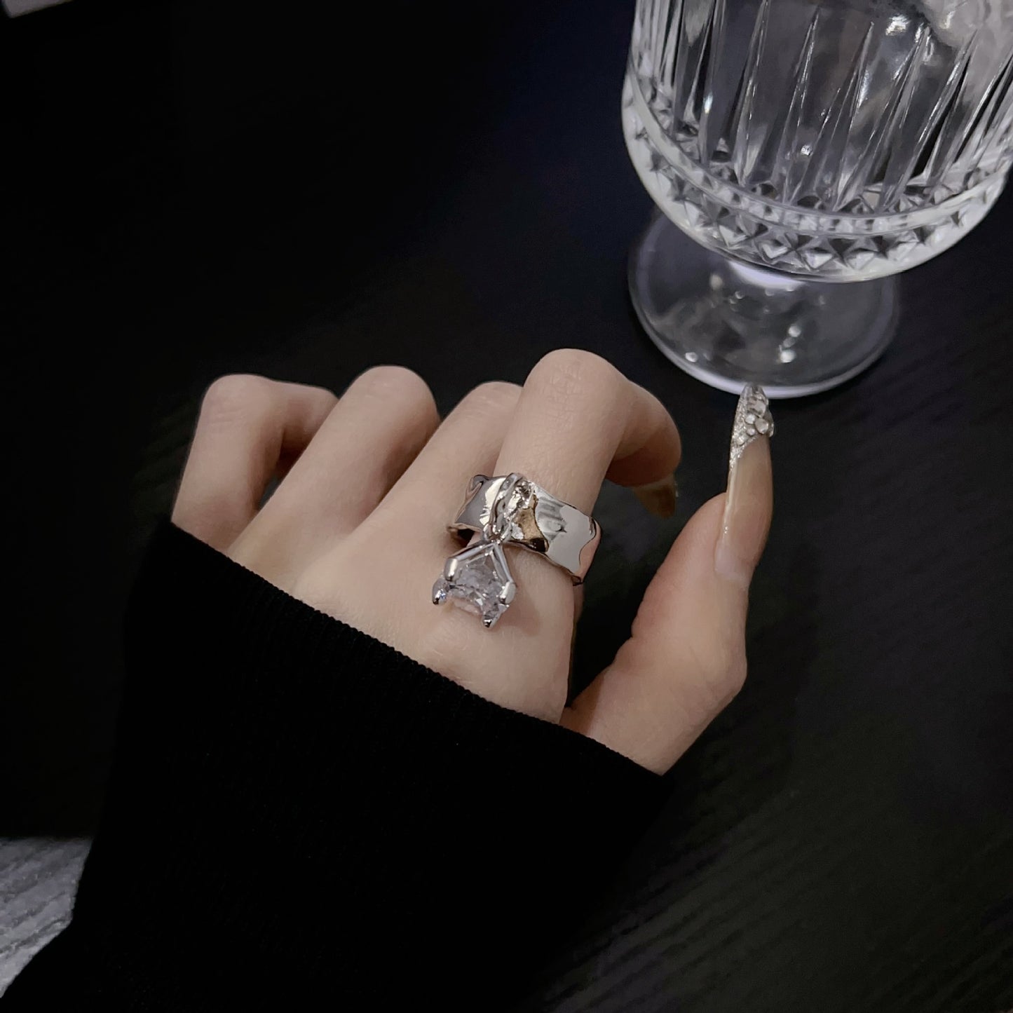 Design Metal Texture Personality Flexible Zircon Female Simple Tail Rings