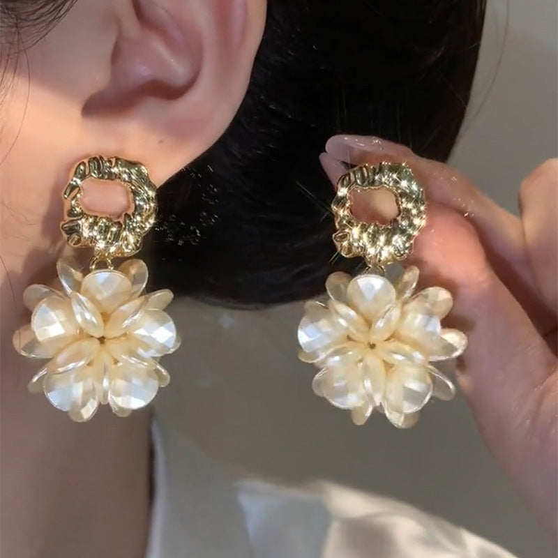 Fashion High-grade Zircon Pearl French Minority Retro Earrings