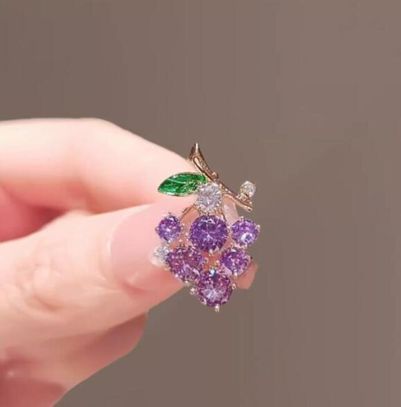 Temperament Safety Pin Add Beauty Value Light Brooches