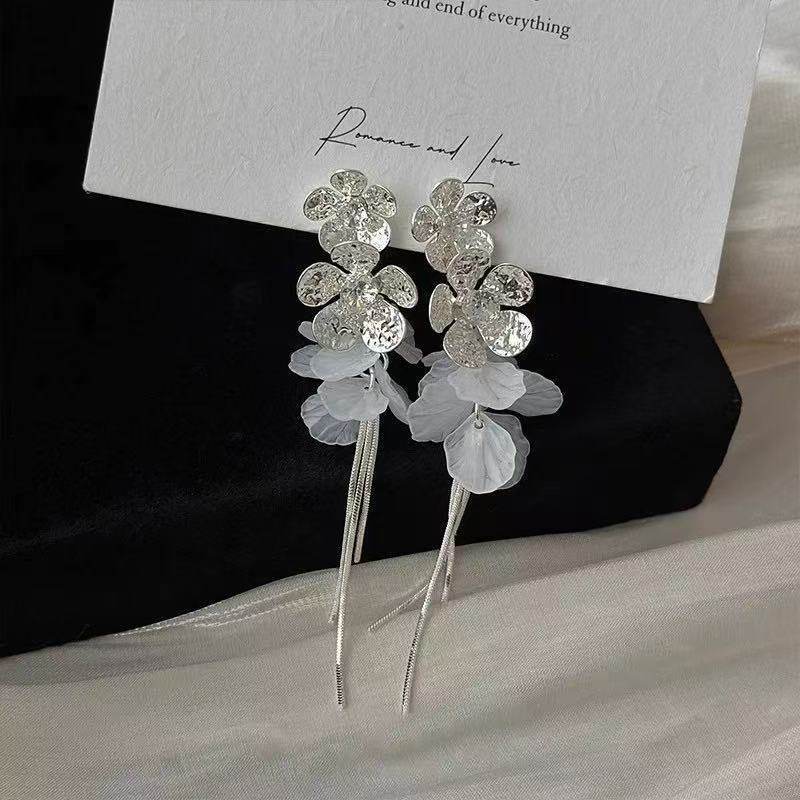 Women's Style Shell Flower Tassel Long High-grade Ear Earrings