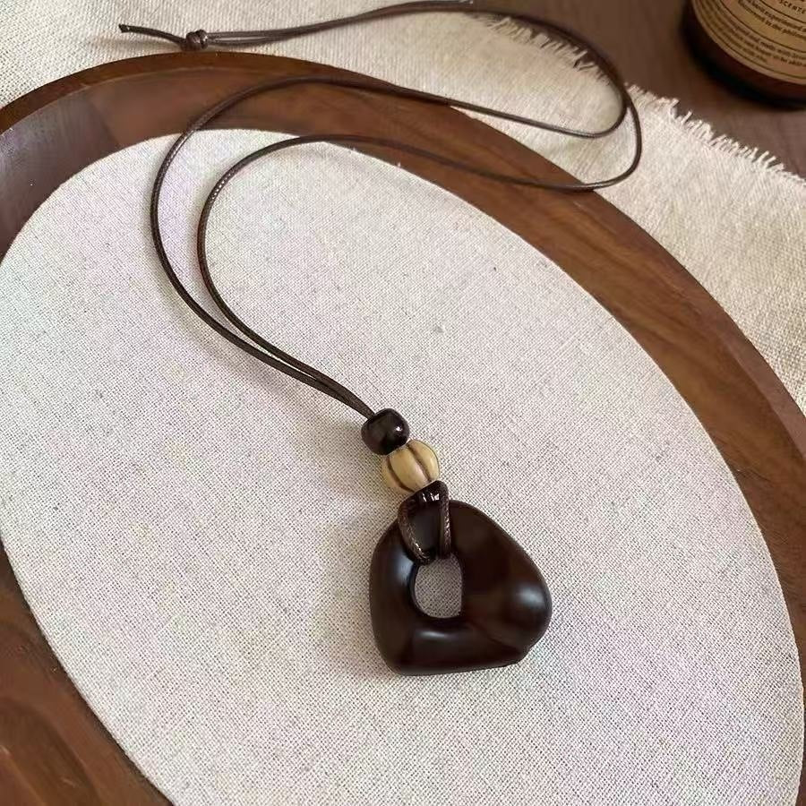 Women's Irregular Resin Style Long Sweater Chain Niche Design Necklace