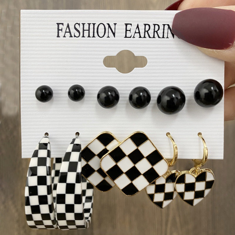 Women's Retro Gold Geometric Suit Fashion Pearl With Earrings