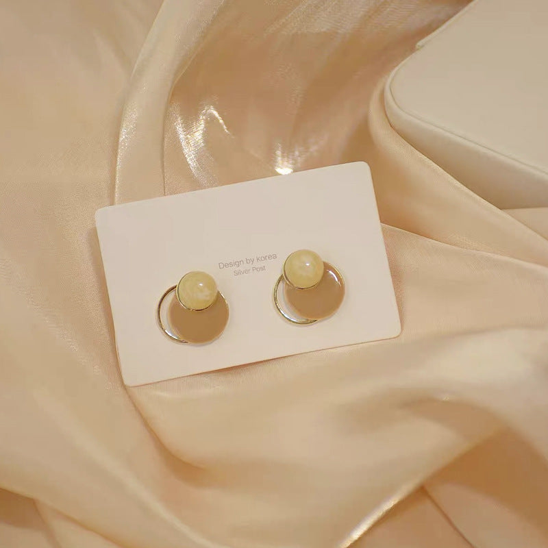 Women's Needle Gentle Retro Style Amber Pattern For Personality Wild Earrings