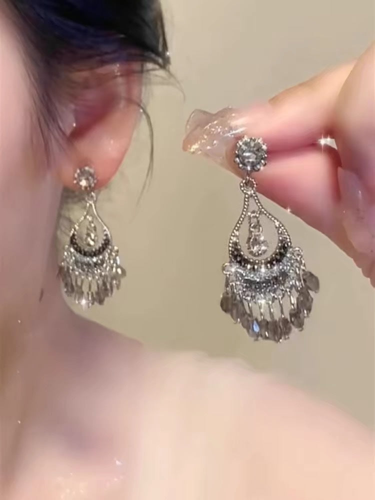 Women's Style Banquet Luxury Geometric Water Drop Light High-grade Party Earrings