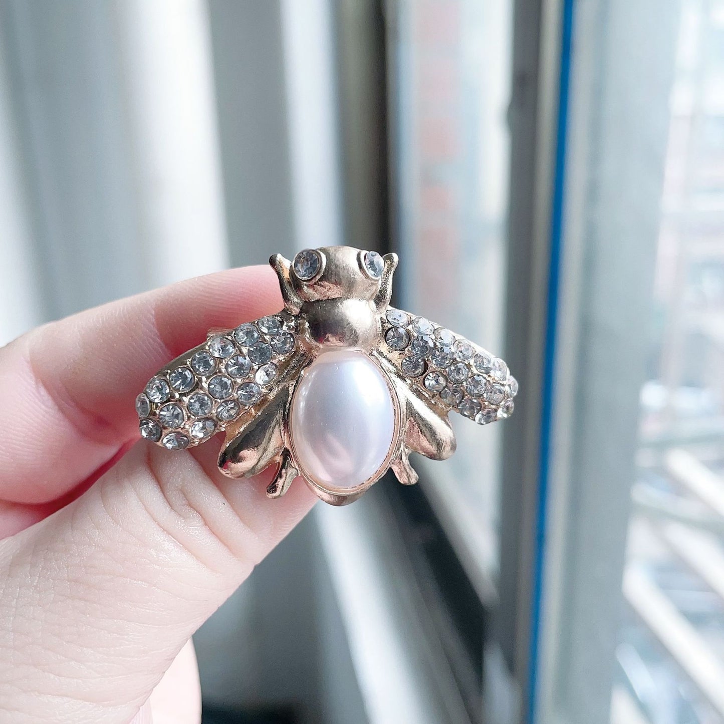 Women's Bee Pearl Brooch Insect High-grade Niche Brooches