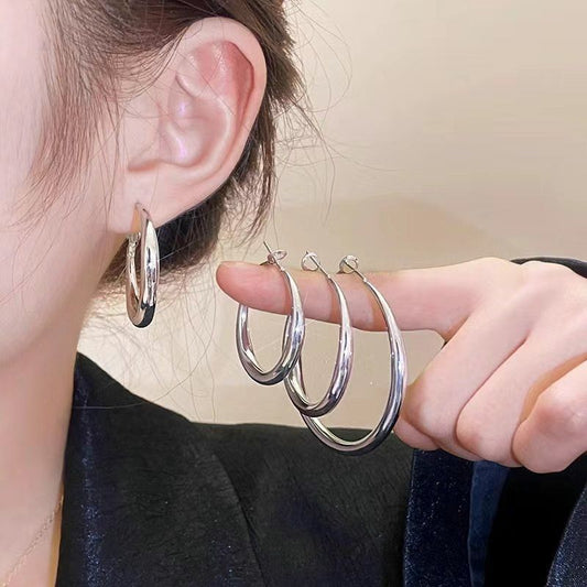 Light Luxury Minority High-grade Ear Personalized Exaggerated Stud Earrings