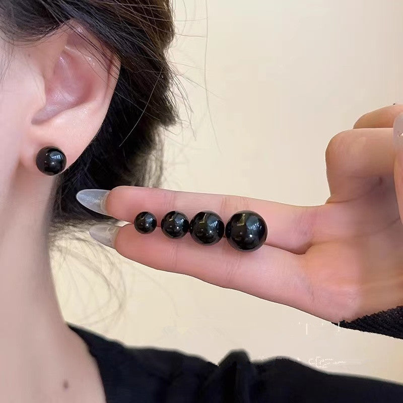 Women's Light Luxury Temperament Black Pearl High-grade Compact Mini Western Stud Earrings