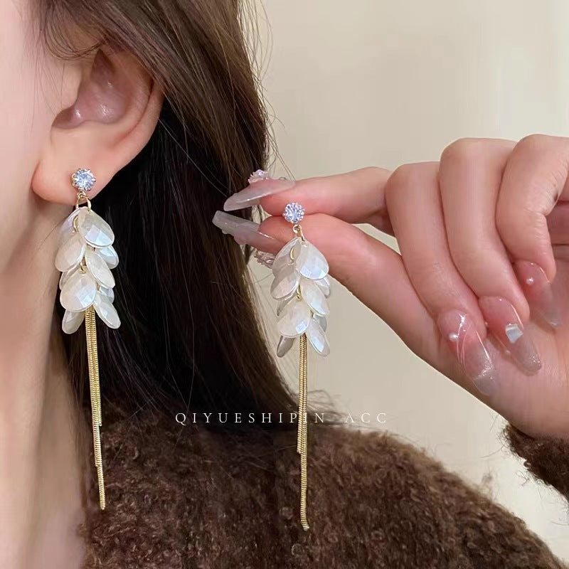 Minority Unique Super Fairy Design Round Mirror Shell Stud Earrings
