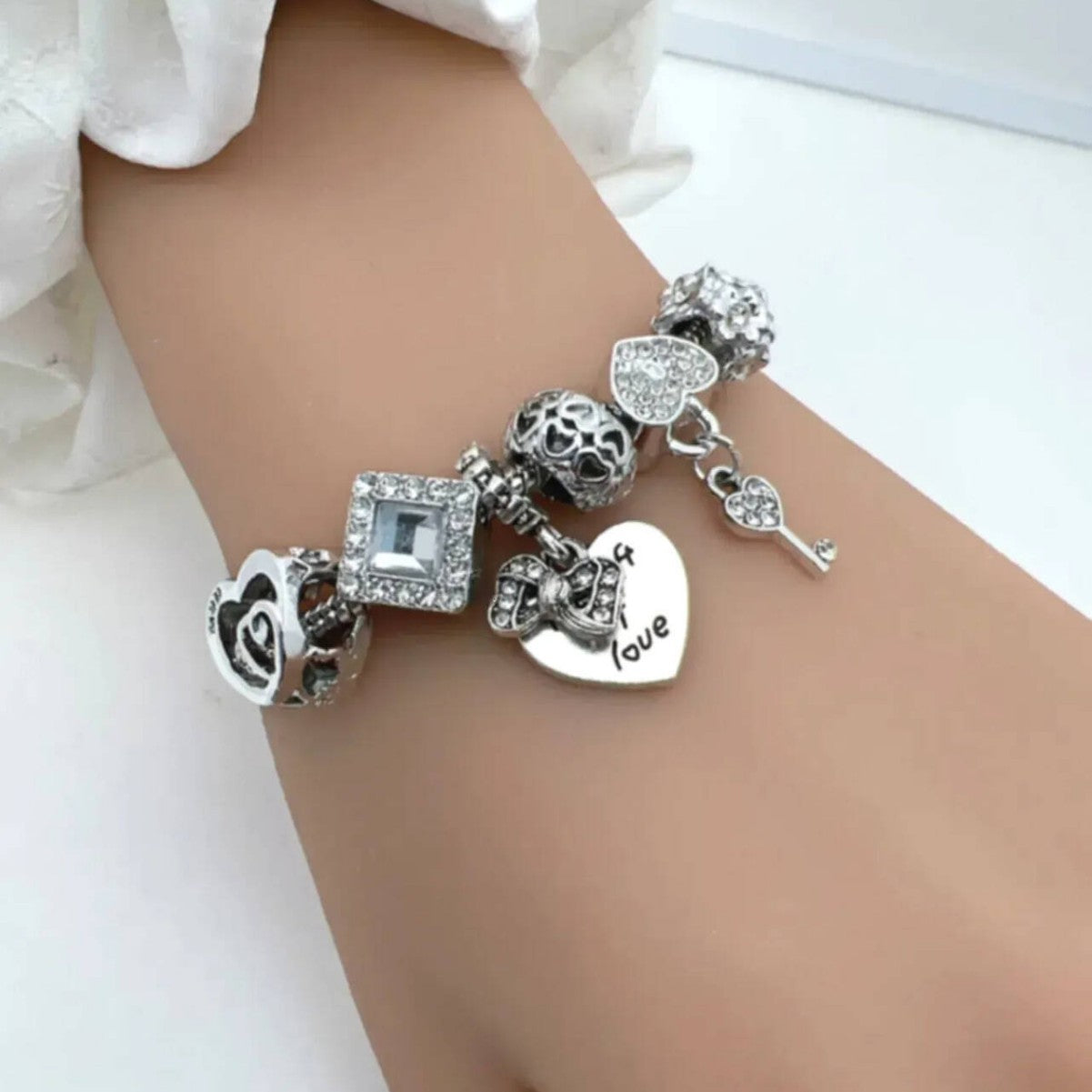 Advanced Heart Shape With Diamond Key Bracelets