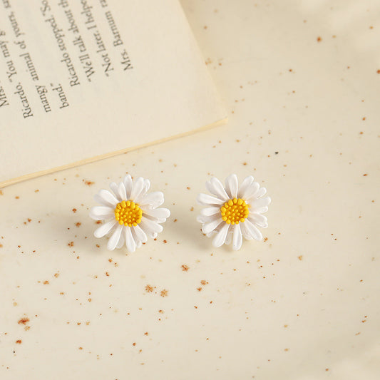 Women's Sweet Little Daisy Fresh Flower Korean Style Ear Clip Sier Stud Earrings
