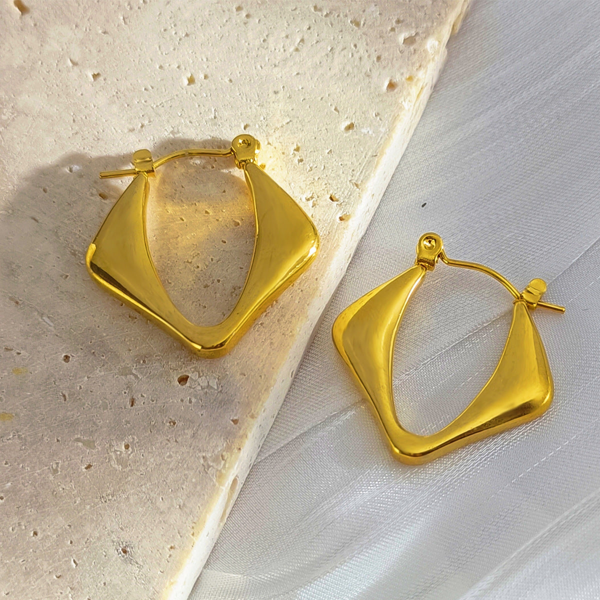 Women's Stainless Steel Hydraulic Gold Plated Ear Clip Earrings