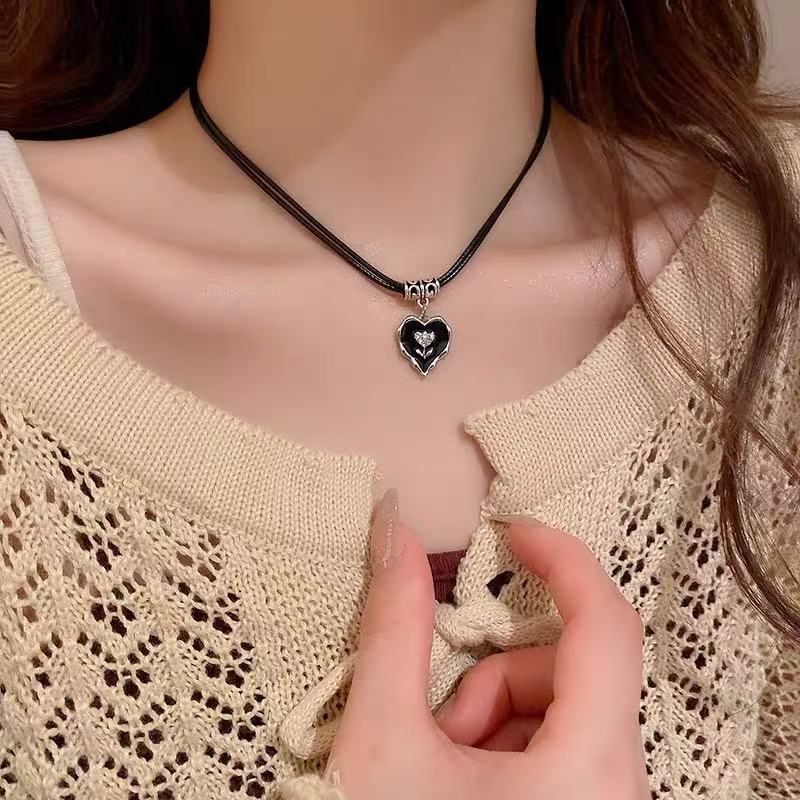 Women's Sier Lucky Beads Bowknot Clavicle Chain Light Luxury Minority High-grade Necklace