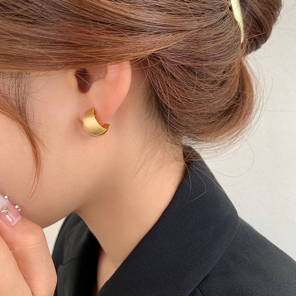 Brushed Golden Staggered High-grade Frosty Style Earrings