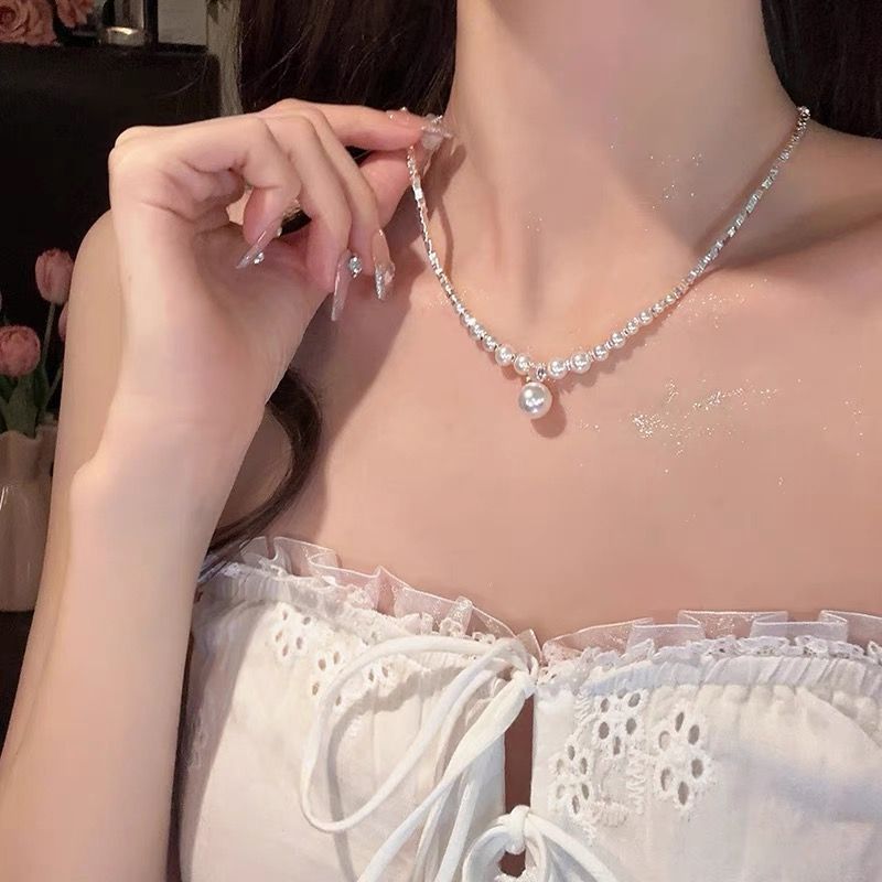 Simple Design Light Luxury Clavicle Chain Pearl Necklace