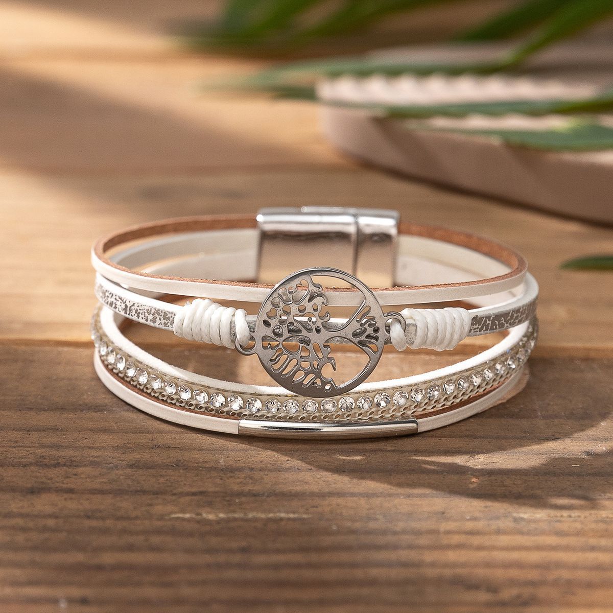 Bohemian Leather Magnetic Snap Style Fashion Bracelets