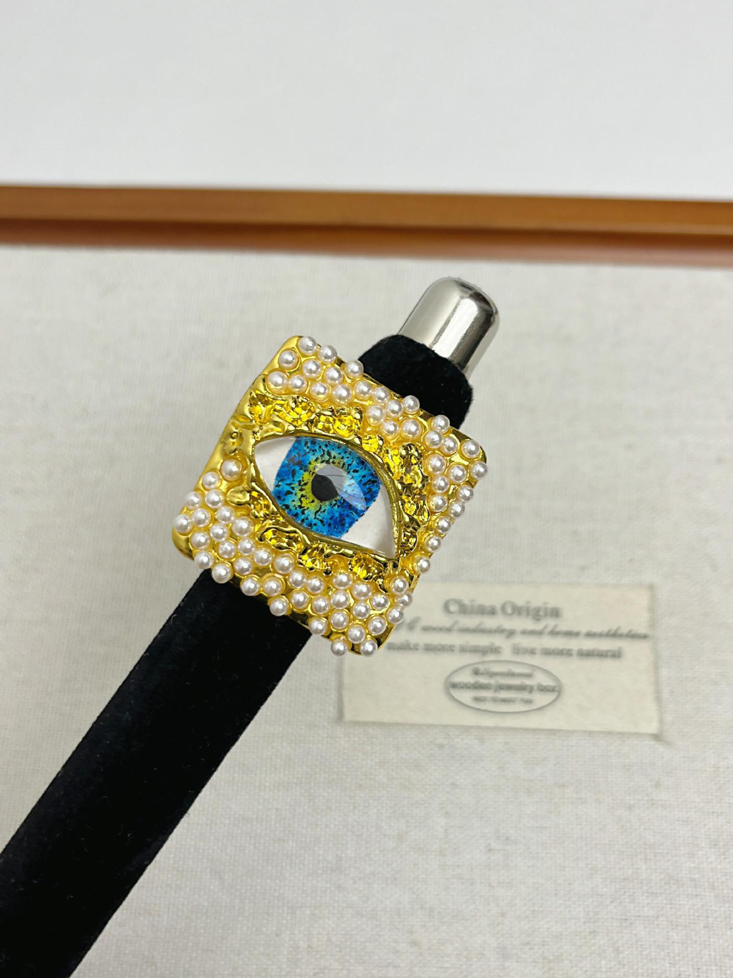 Devil's Eye Female Niche High-grade Light Luxury Retro Rings